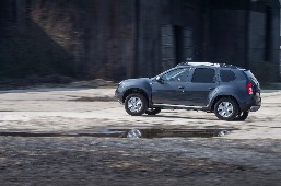 dacia-duster-commercial-priced-from-9595-photo-gallery_7.jpg
